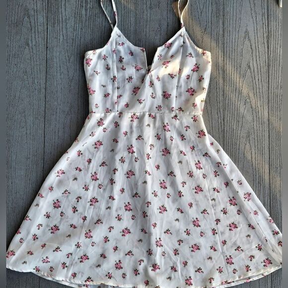 RUE 21 spring summer v neck adjustable spaghetti strap WHITE FLORAL DRESS new - Picture 11 of 16